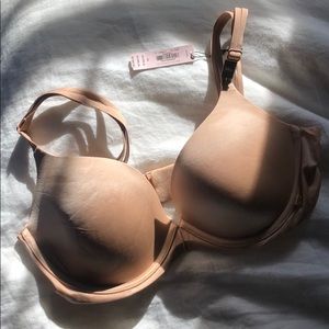 NWT Victoria’s Secret Nude Bra